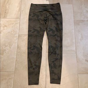 Lululemon wunder under legging *Camo